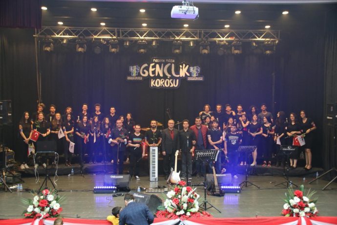 Gençlerden Coşku Dolu Bir Konser Daha