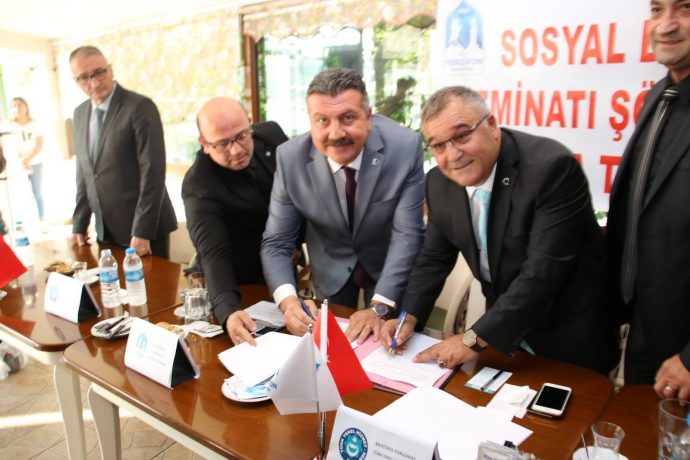 Verdiğimiz Sözlerin Daima Arkasında Durduk, Memurlarımzın da Yüzlerini Güldürdük