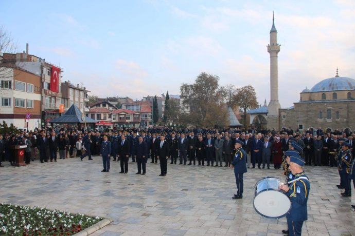 Uluönderimiz Atatürk’ü Saygıyla Andık