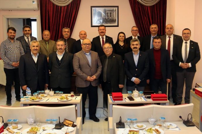 Başkanımızdan Meclis Üyelerimize Teşekkür Plaketi