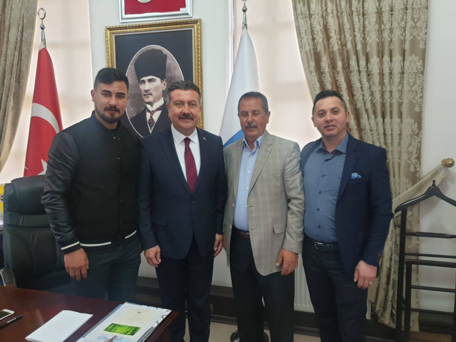 Sevinçler Deri Şirketinin İşletmecilerinden Başkanımıza Ziyaret