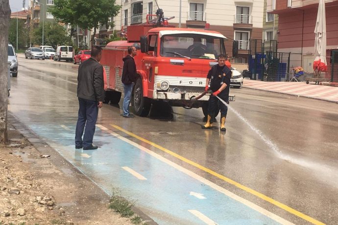 İtfaiye Müdürlüğümüzce Yıkama ve Temizleme Çalışmalarımız Devam Ediyor