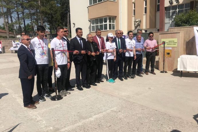 Endüstri Meslek Lisesi TÜBİTAK 4006 Bilim Fuarı’na Katıldık