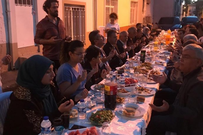 Başkanımız Ekici Sokakta İftar Davetine Katıldı