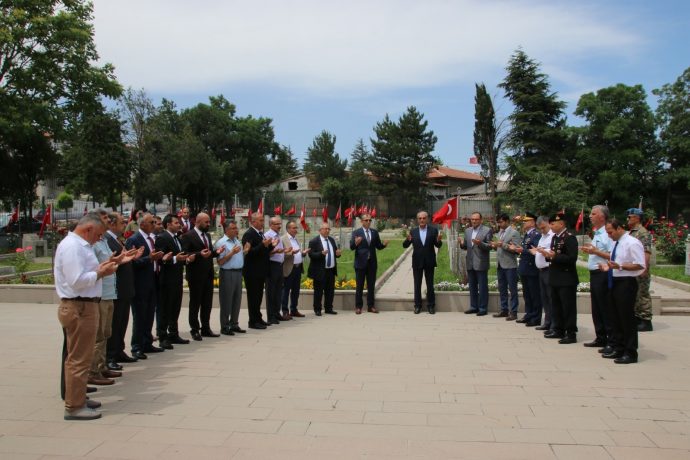 Hava Şehitliği Ve Polis Şehitliğine Ziyarette Bulunduk