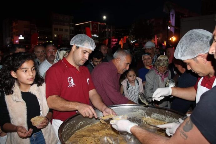 Şehitlerimiz Anısına Helva İkramında Bulunduk