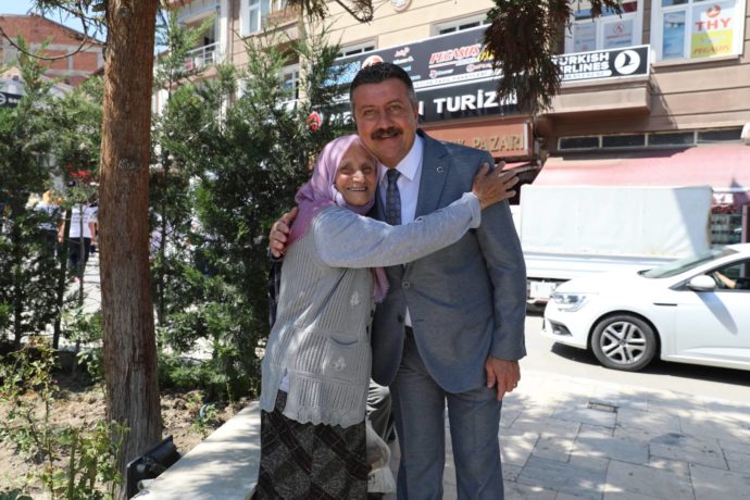 Meçbure Erikci Teyzemizin Ellerinden Öpüyoruz