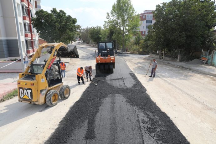 Hafız Mustafa Caddesi’nde Sıcak Asfalt Çalışmamız Devam Ediyor