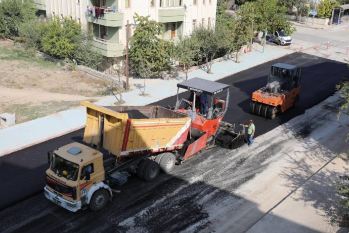 Demokrasi Caddesi’nde Asfalt Çalışmamız Devam Ediyor