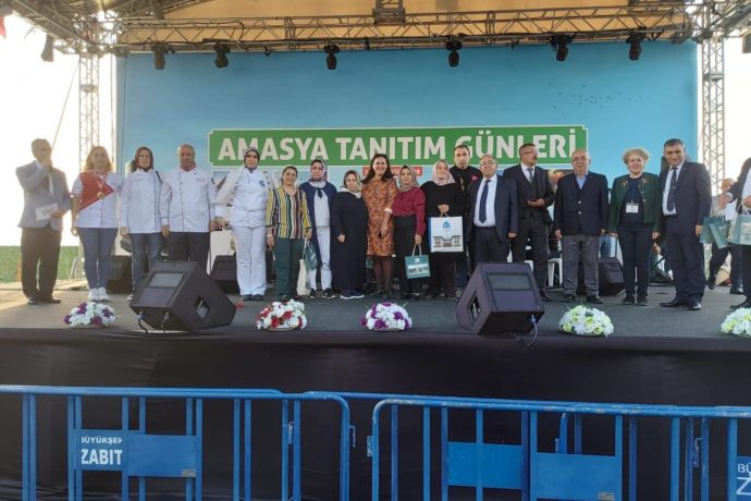 Amasya Günleri Yarışmalarında Dereceye Girenlere Hediyelerimizi Takdim Ettik
