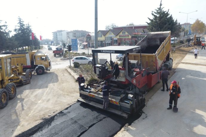 Otogar Önü Asfaltlama Çalışmalarımız Devam Ediyor