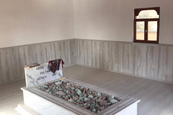 Abide Hatun Sultan‘ın Kabrinin Bakım ve Onarımını Gerçekleştirdik