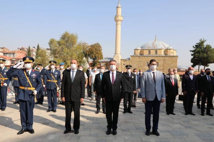 Cumhuriyet Bayramı Çelenk Koyma Töreni Gerçekleştirildi