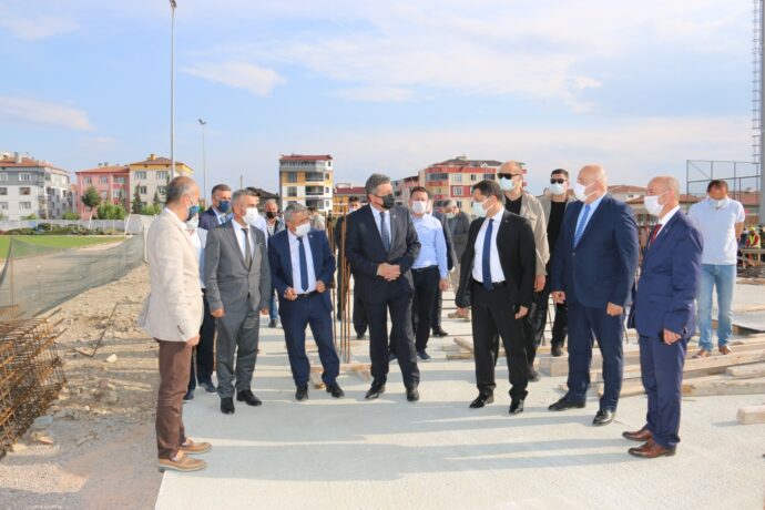 Amasya Valimiz Merzifon Şehir Stadyumu’nda İncelemelerde Bulundu