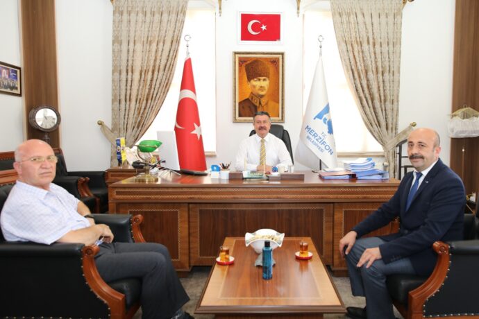 Merzifon Tapu Müdüründen Belediyemize Ziyaret