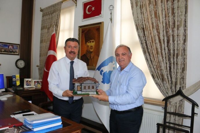 Arhavi Belediye Başkanı Sn. Vasfi Kurdoğlu Belediyemize Ziyarette Bulundu