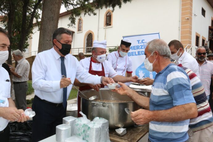 Birlik Aşuremizi Kıymetli Halkımıza İkram Ettik