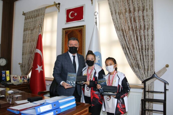 Başkanımız, Dereceye Giren Sporcuları Tebrik Etti