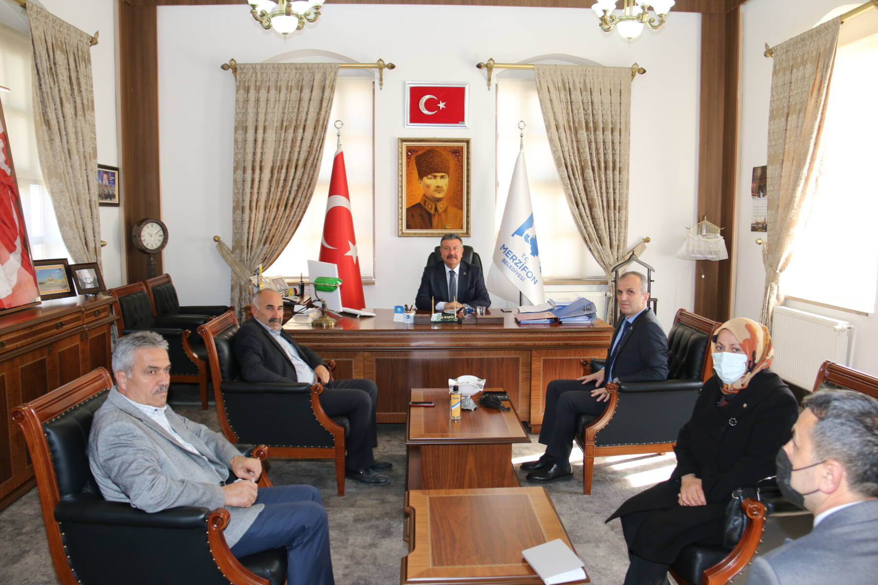 Muhtarlar Derneği Başkanı ve Yönetim Kurulundan Belediyemize Ziyaret