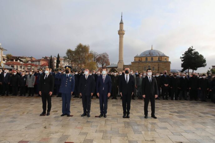 Büyük Önderimizi Saygı, Rahmet Ve Şükranla Anıyoruz