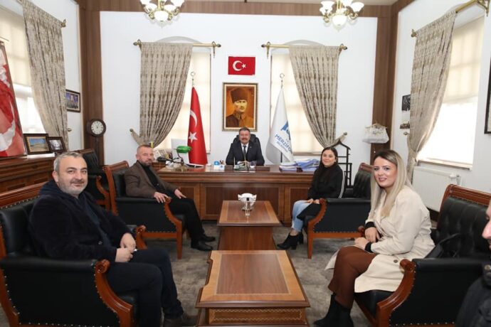 Merzifon Terziler ve Hazır Elbiseciler Esnaf Odası Başkan Adayı Belediyemize Ziyarette Bulundu