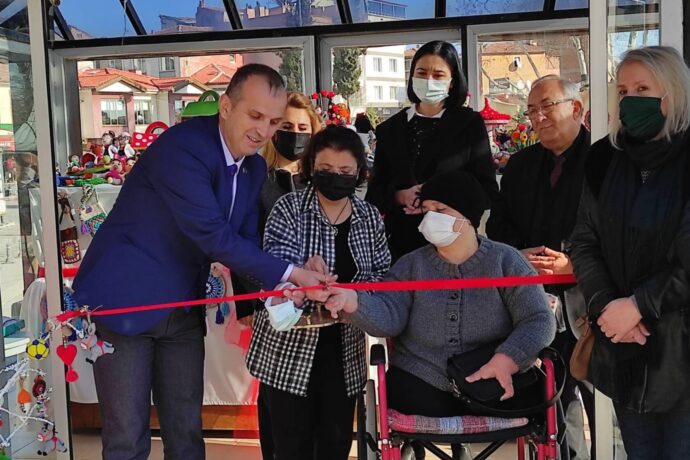 Başkan Yardımcılarımız El Emeği Ürünlerin Sergi Açılışını Gerçekleştirdi