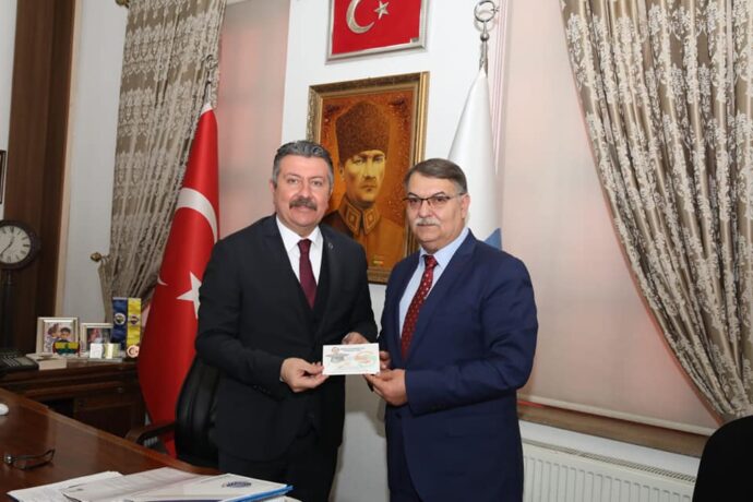 ADEF (Amasya Dernekler Federasyonu) Genel Başkanı Sn.Turan SAYAR, Genel Başkan Vekili Sn.Remzi ACAR, Derneklerden Sorumlu Genel Başkan Yardımcısı Sn.Turan AKDENİZ ve Basından Sorumlu Genel Sekreter Sn.Salih TURGUT Belediyemize ziyarette bulundular.