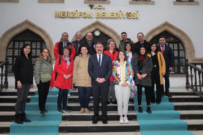 Gümüşhacıköy Meslek Eğitim Merkezi’nin Dijital Eğitimde Öğretim Yöntem ve Teknikleri Geliştirme Erasmus Projesi kapsamında Romanya, Çek Cumhuriyeti ve Almanya’da Mesleki ve Teknik Öğretmenlik yapan misafirlerimizi Belediyemizde ağırladık