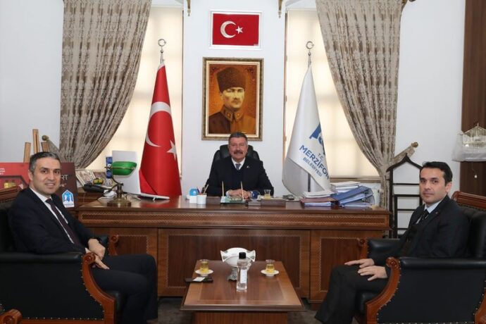 OKA (Orta Karadeniz Kalkınma Ajansı) Genel Sekreteri İbrahim Ethem ŞAHİN ve OKA Amasya İl Koordinatörü Erdin GÜNDEN, Belediyemize ziyarette bulundular. Keyifli bir sohbet gerçekleştirdik.