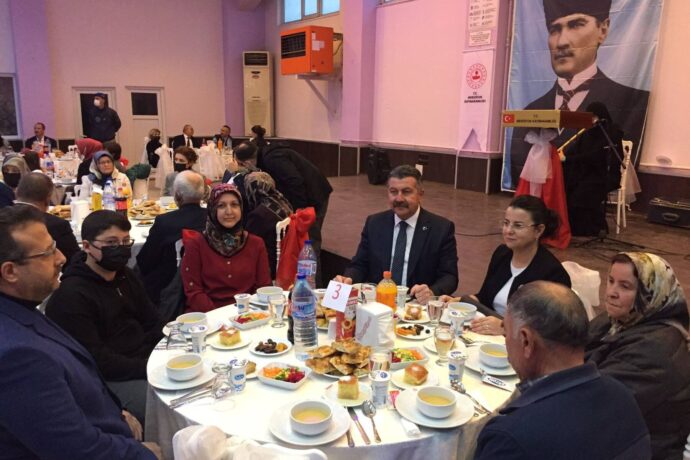 Merzifon Kaymakamlığımızın düzenlemiş olduğu iftar yemeğinde şehit ve gazi ailelerimizle bir araya geldik