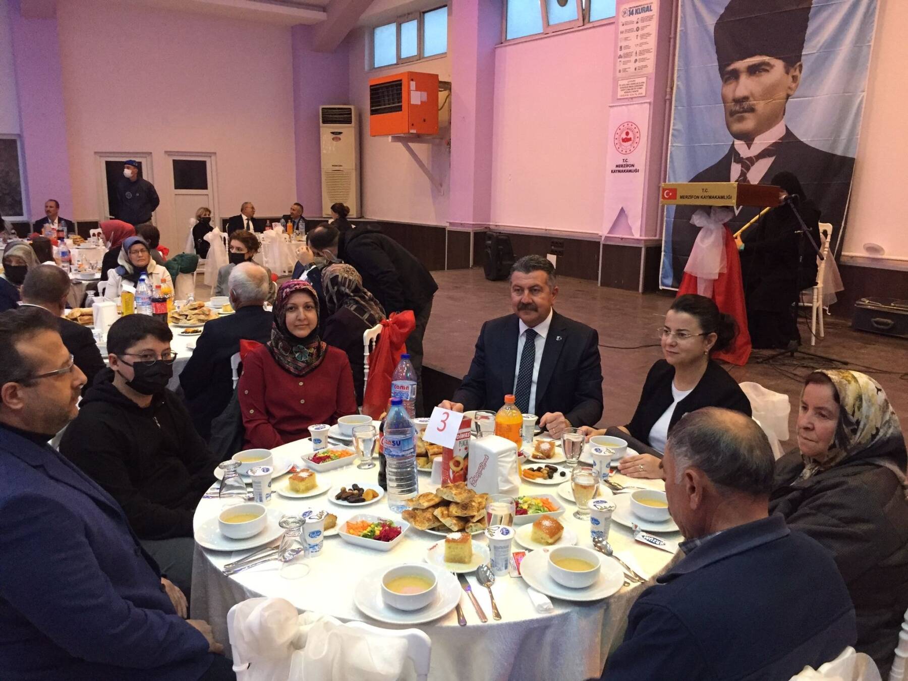 Merzifon Kaymakamlığımızın düzenlemiş olduğu iftar yemeğinde şehit ve gazi ailelerimizle bir araya geldik
