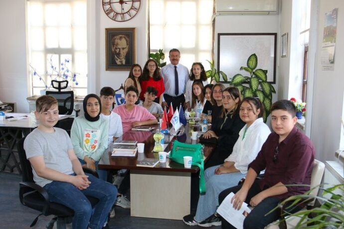 Genç Öğrencilerimizin Karne Heyecanına Ortak Olduk