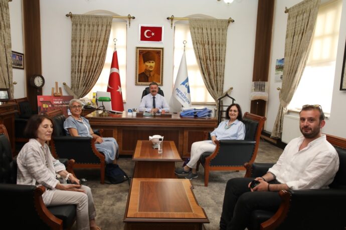 Münevver Yeşil, Semiha Arayıcı ve Nebile Gürsoy Belediyemize Ziyarette Bulundu