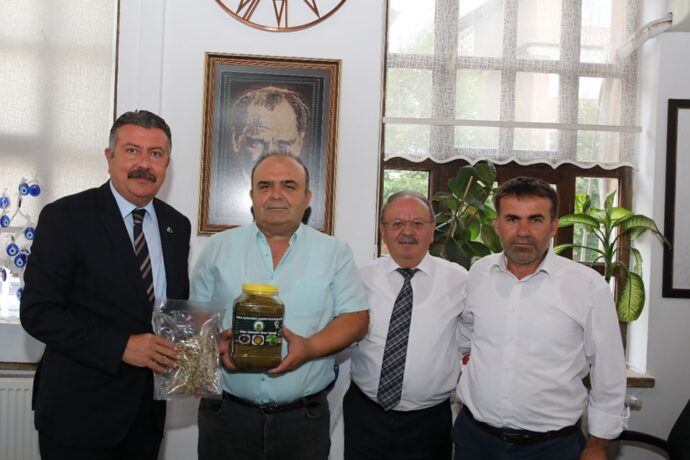 CHP Tokat Erbaa İlçe Başkanı ve Erbaa Alacabal Kadın Kooperatifi Satış Temsilcisi’nden Belediyemize Ziyaret