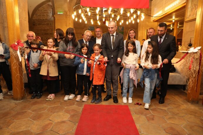 Başkan Yardımcılarımız Ressam Bekir Turkaya’nın Sergi Açılışına Katıldı