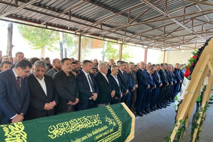 Belediye Başkanımız Alp Kargı, Dr. Şaziye Kundak’ın Cenaze Törenine Katıldı