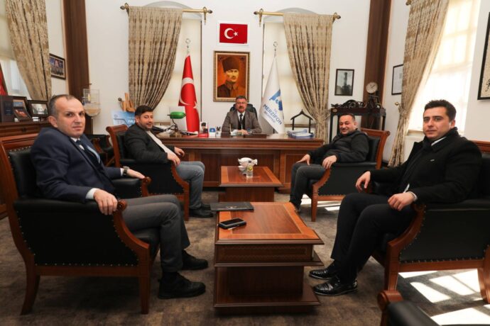 Üstüntaş Dekoratif ve Kilit Parke Firma Yetkilileri Belediyemize Ziyarette Bulundu