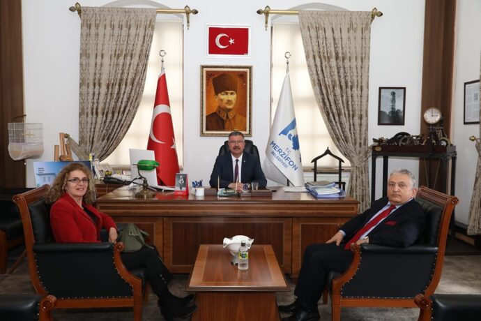 Prof. Dr. Sn. Ahmet ÜSTÜN, kıymetli eşi ile birlikte belediyemize ziyarette bulundular.