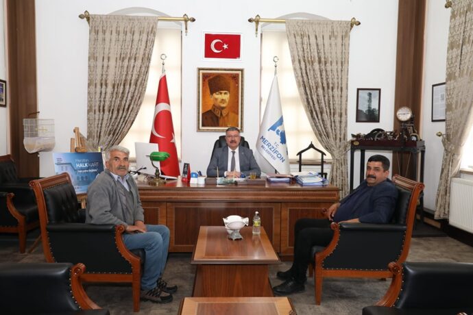 Amasya Göynücek İkizyaka Köyü Muhtarı Halil KARA, köy sakini ile birlikte belediyemize ziyarette bulundular.