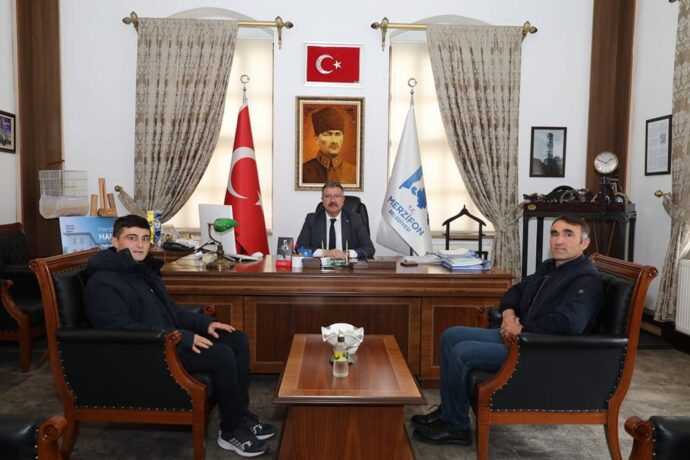 Gümüştepe Köyü Aşık Sıtkı Baba Kültür ve Tanıtma Derneği Başkan Yardımcısı Zübeyir ZENGİN, kıymetli evladı ile birlikte belediyemize ziyarette bulundular.