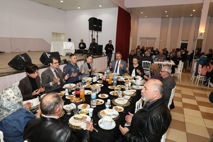 İlçe Kaymakamlığımızın şehit ve gazi ailelerimiz için düzenlediği iftar yemeğine katılım sağladık.