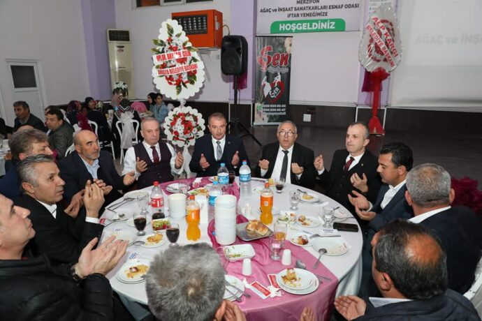 Ağaç ve İnşaat Sanatkarları Esnaf Odasının düzenlediği iftar yemeği buluşması..