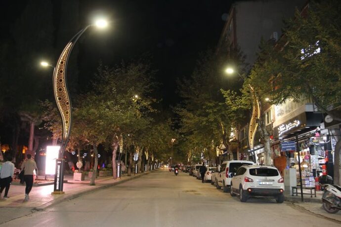 Cumhuriyet Caddesi Araç Trafiğine Kapatılıyor