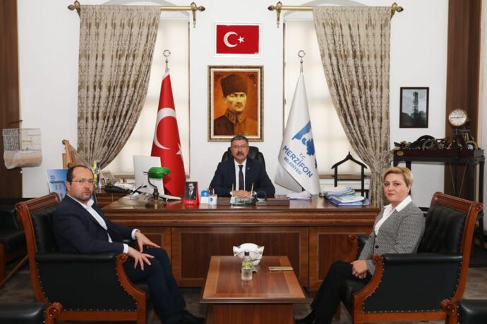 Türkiye Sakatlar Derneği Amasya Şubesi Başkanı Sn. Emine Hicin ARSLAN ve Kıymetli kardeşi Yeşilırmak Engelliler Gençlik ve Spor Kulübü Başkanı Sn. Osman HİCİN belediyemize ziyaret.