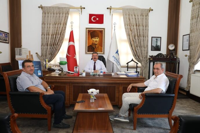 Smart Kimya Firma Sahibi Oğuz KAVUNCUOĞLU ve Bekir GÜMÜŞ Beyefendi Belediyemize Ziyarette Bulundular