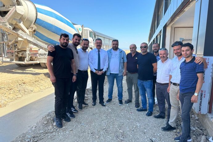 Yapımında sona yaklaşılan Merzifon Oto Galericiler Sitesi inşaatını ziyaret ettik.