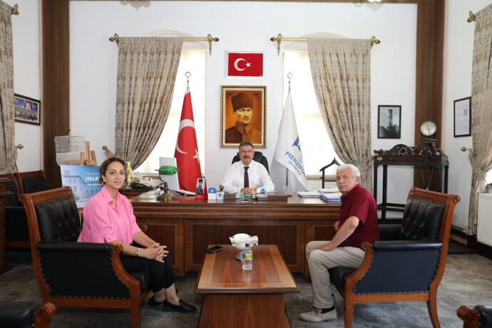 Bahçelievler Mahalle Muhtarımız Seniha KARACA, azalarından İlyas TAHTALI beyefendi ile birlikte belediyemize ziyarette bulundular.
