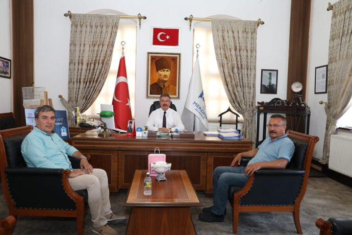 Merzifon İlçe Tarım Müdürlüğü’nden Ziraat Teknikeri Fikret KAYA ile Veteriner Murat YAĞLIOĞLU beyefendi belediyemize ziyarette bulundular.