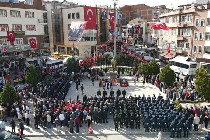 Atatürk Anıtı’na Çelenk Koyma Törenimizi Gerçekleştirdik