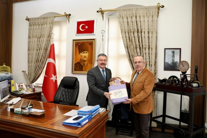 Amasya Üniversitesi Rektörü Belediyemize Ziyarette Bulundu